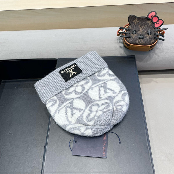 BERRETTO IN MAGLIA GRIGIO CHIARO, LANA BIANCA E PELLICCIA DI CONIGLIO 426242 