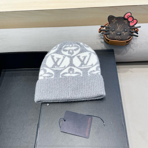 BERRETTO IN MAGLIA GRIGIO CHIARO, LANA BIANCA E PELLICCIA DI CONIGLIO 426242 