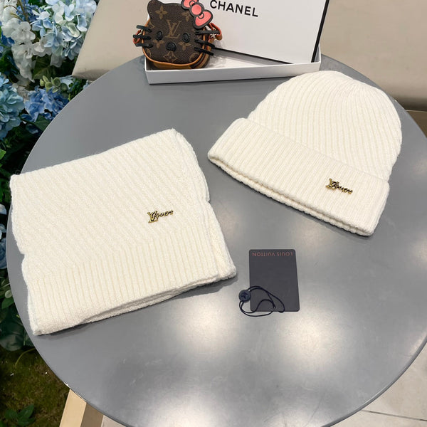 SET SCIARPA E CAPPELLO IN LANA BIANCA 436223 