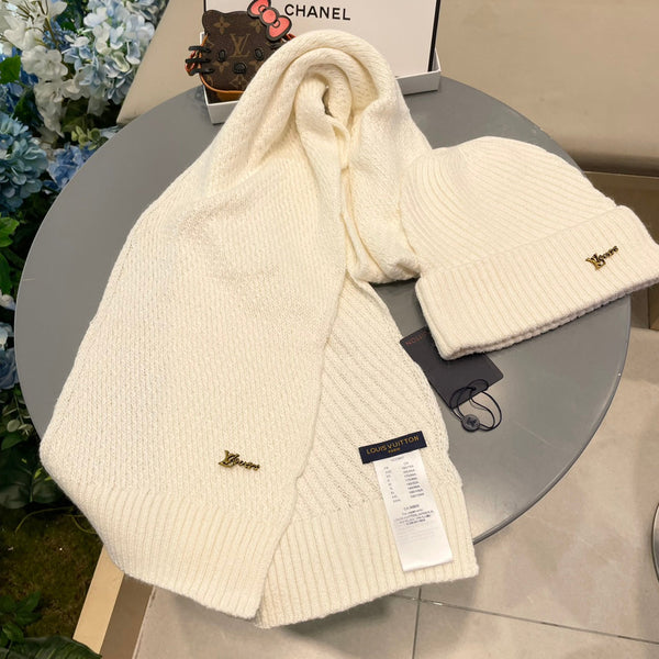 SET SCIARPA E CAPPELLO IN LANA BIANCA 436223 