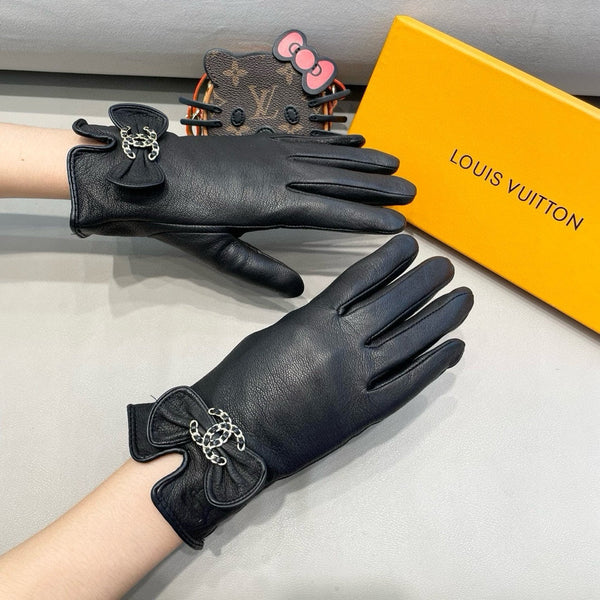 GLOVES IN BLACK LAMBSKIN 462395