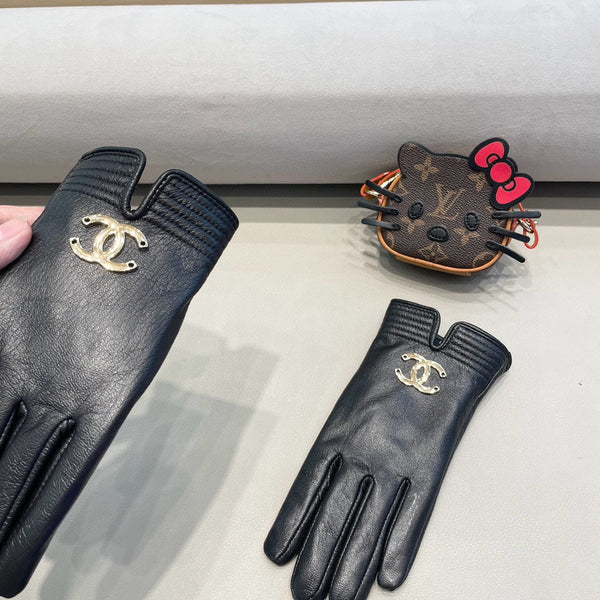 GLOVES IN BLACK LAMBSKIN WITH GOLD LOGO 462414