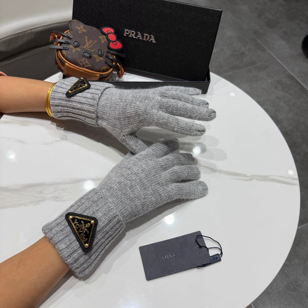 Prad 26S Triangle Logo Full-Finger Gloves Ribbed Knit 505709