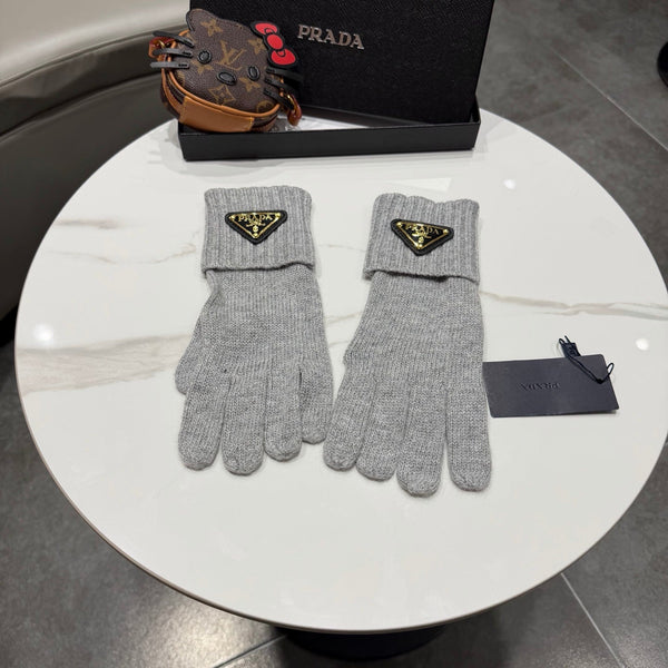 Prad 26S Triangle Logo Full-Finger Gloves Ribbed Knit 505709
