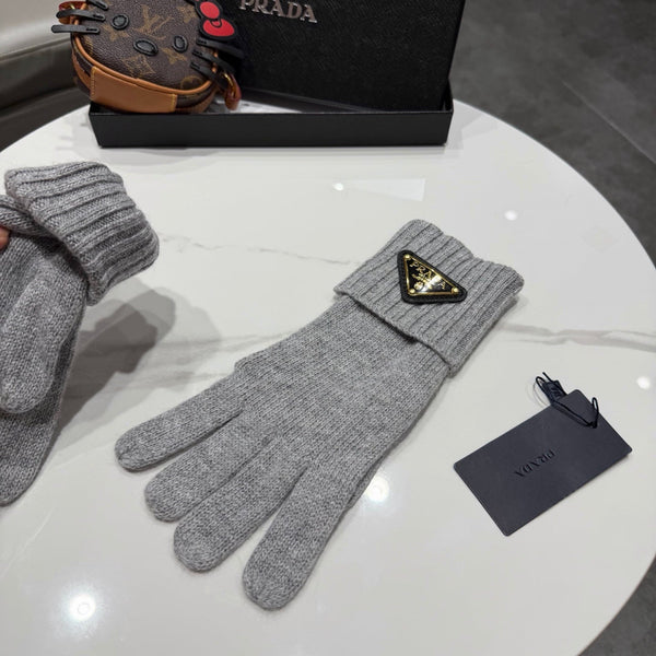 Prad 26S Triangle Logo Full-Finger Gloves Ribbed Knit 505709