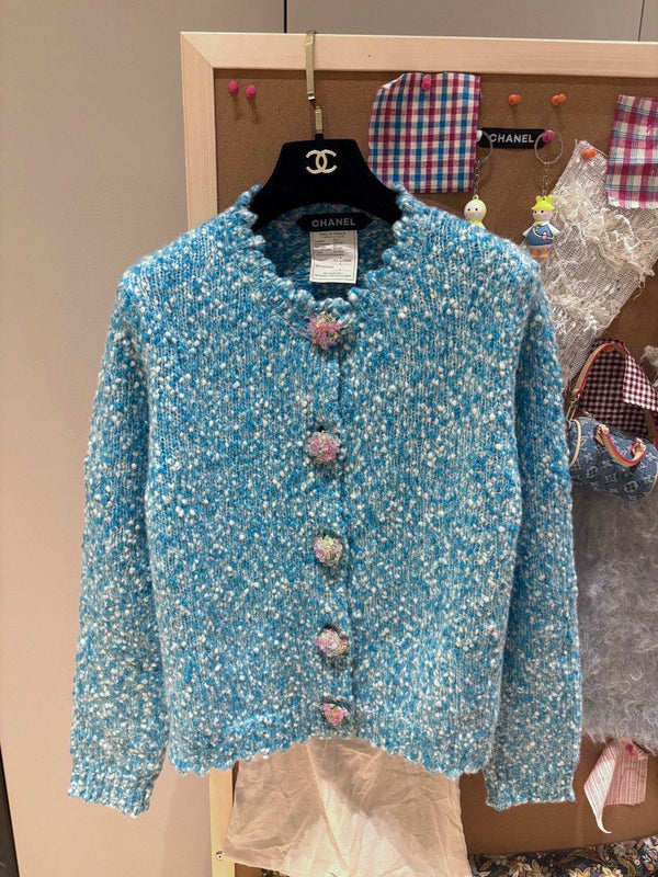 Veste CC 2025 avec Gros Bouton en Strass Laine Bleue 325884