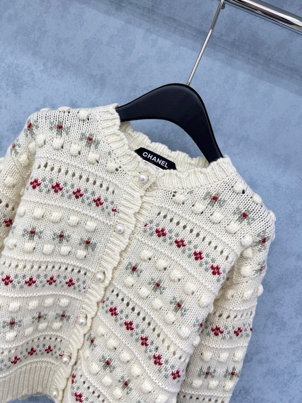 Veste CC 2025 avec bouton perlé coloris crème mélangés en laine 325857