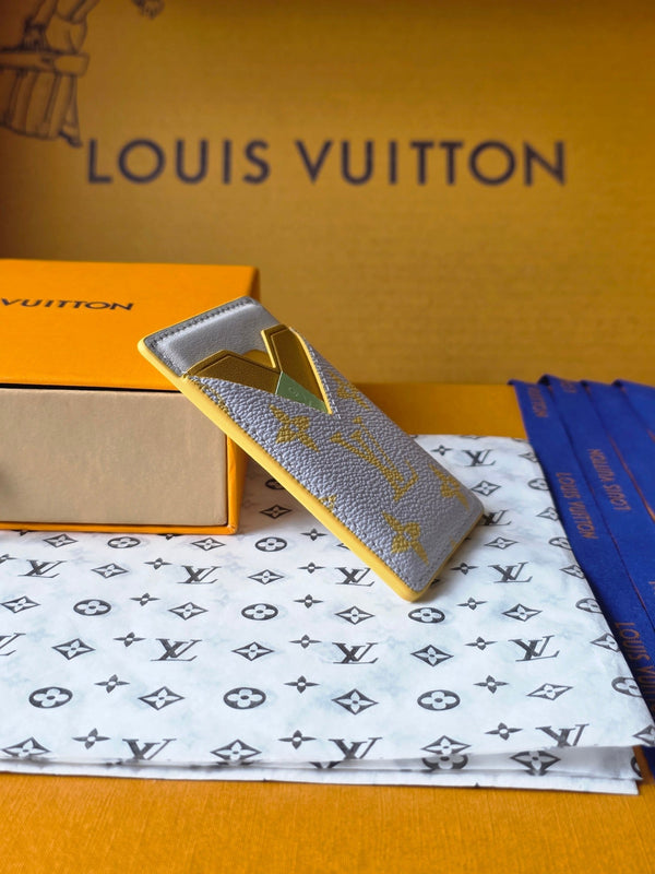LV M15033 Porte-Cartes Magnet Grigio Giallo Monogram Glow Canvas e Pelle di Vacchetta