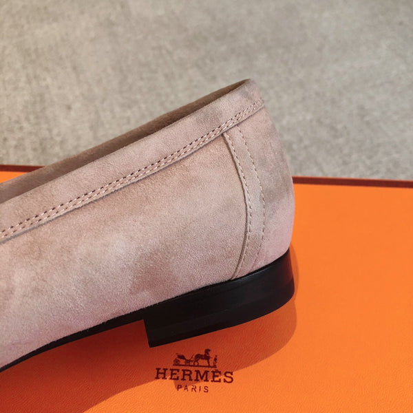 Mocassino Paris in pelle di vitello scamosciata color pesca con fibbia distintiva 509351