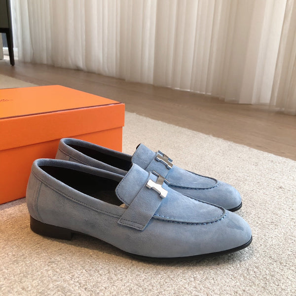 Mocassino Paris in pelle di vitello scamosciata blu cielo con fibbia argentata 509375