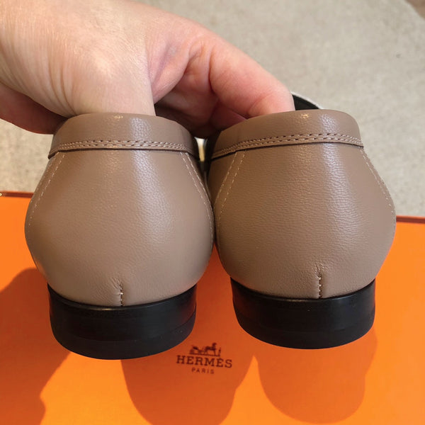Mocassino Royal in pelle di vitello marrone misto bianco con frange e fibbia bianca con firma 509411