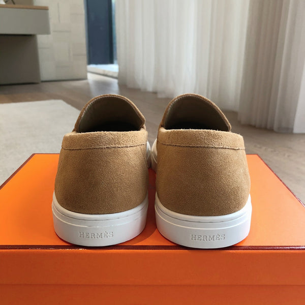 HM GAME SLIP-ON SNEAKER TAWNY SUEDE
