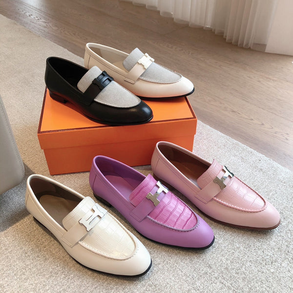 Mocassino Paris in tela grigia e pelle di vitello nera con fibbia distintiva 734379