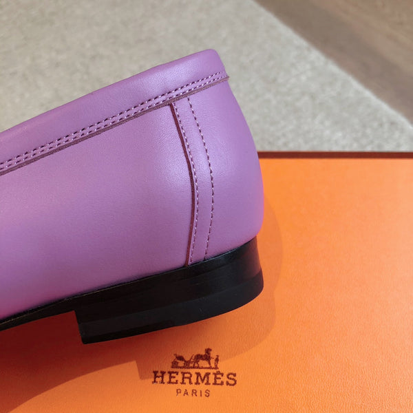 Mocassino Paris in pelle di vitello viola con motivo coccodrillo e fibbia argentata 734375
