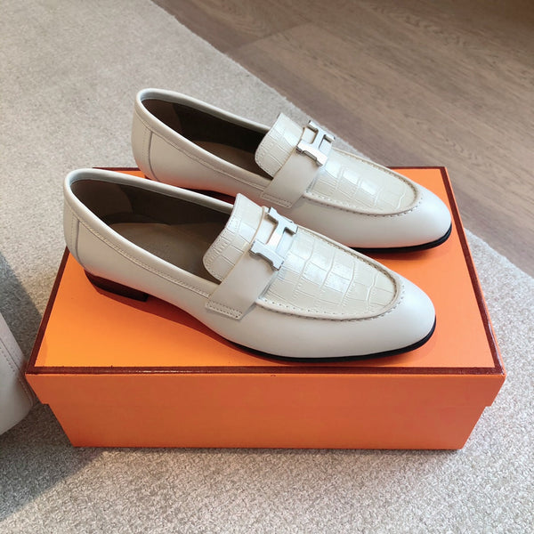 Paris Loafer Crocodile Pattern White Calfskin With Silver Signature Buckle 734376