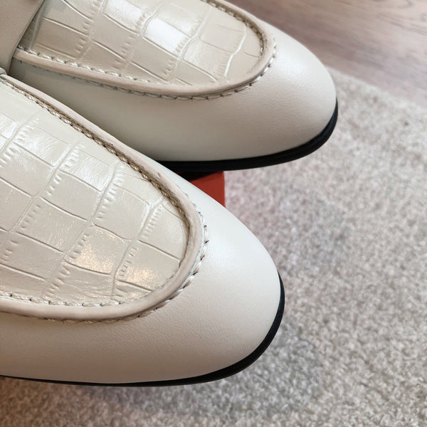 Paris Loafer Crocodile Pattern White Calfskin With Silver Signature Buckle 734376