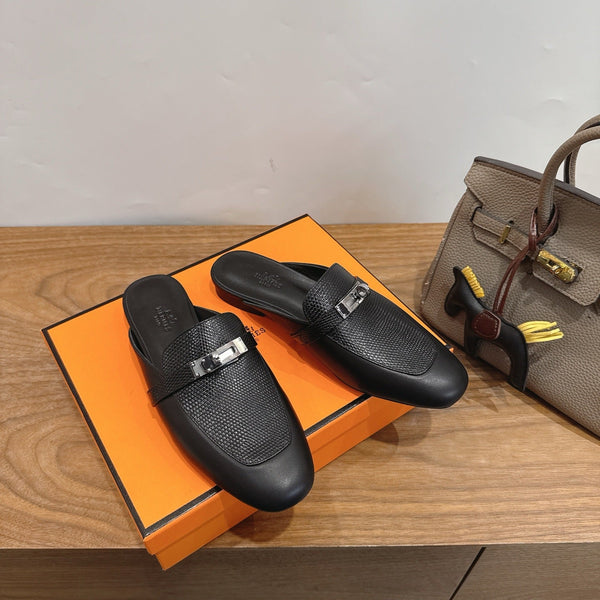 HM 26s Oz Mule In Black Calfskin Gold Hardware