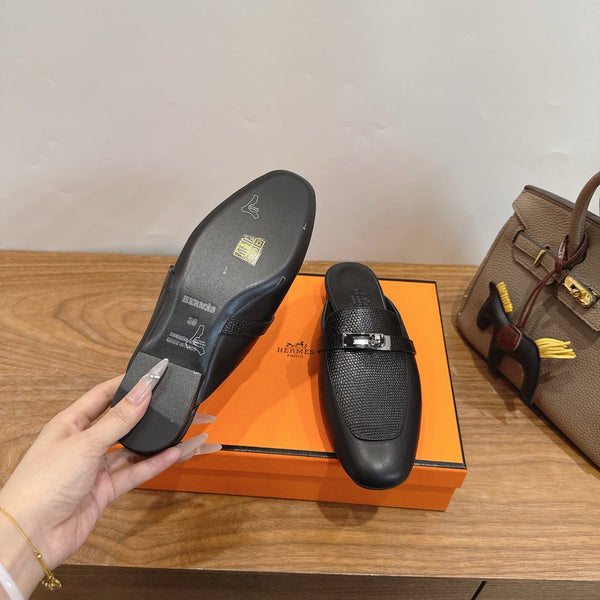 HM 26s Oz Mule In Black Calfskin Gold Hardware