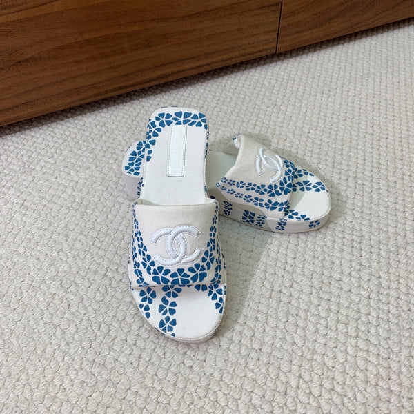 CC Platform Printed Slippers 4.5cm White Canvas 792623