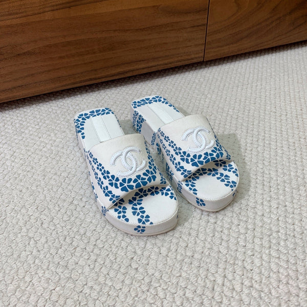 CC Platform Printed Slippers 4.5cm White Canvas 792623