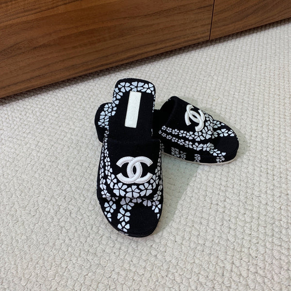 CC Platform Printed Slippers 4.5cm Black Canvas 792624
