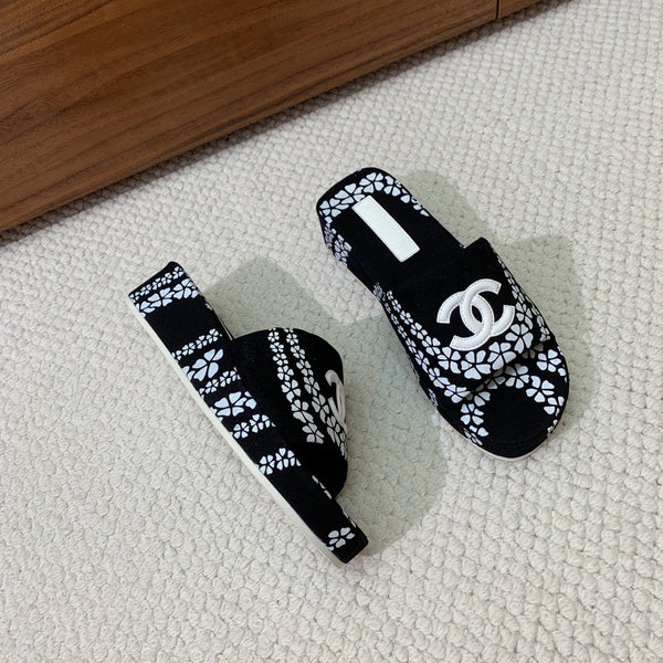 CC Platform Printed Slippers 4.5cm Black Canvas 792624