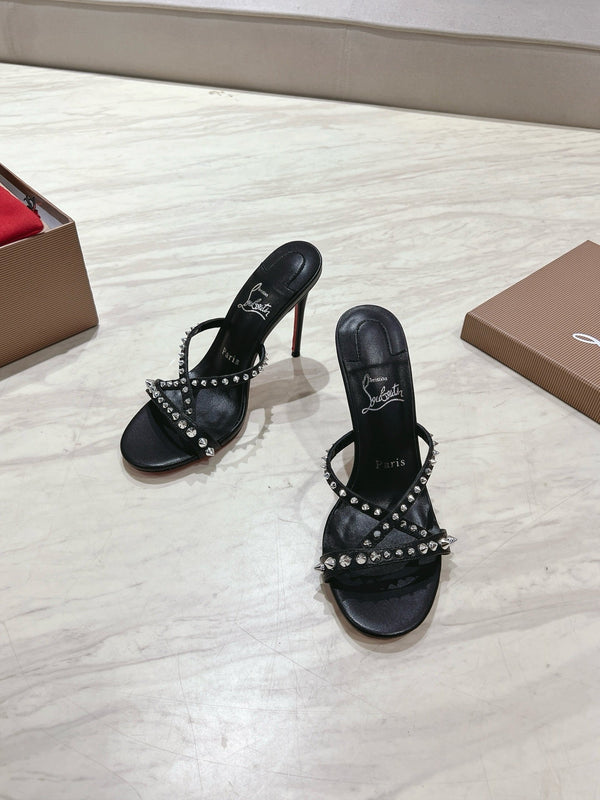 CL 25 Cross-Strap Slippers Black Gloss Calf Patent Leather Rivets 314925