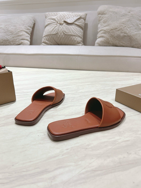 CL 25 Slippers Brown Top Layer High Gloss Calfskin 307502