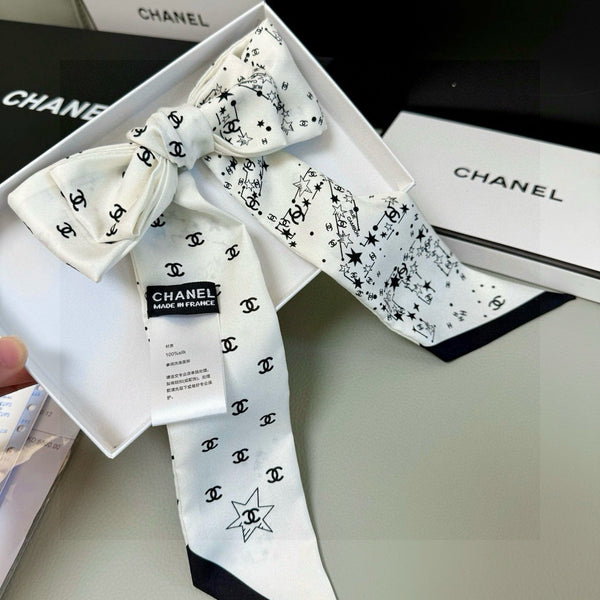 CC Twilly Mini Star Scarf 120cm White Mulberry Silk 945723