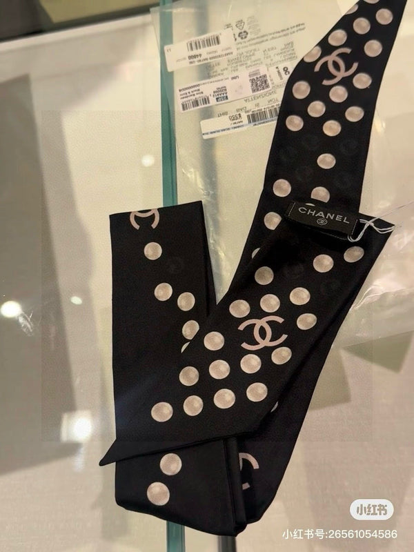 Mini-foulard CC Twilly 120 cm soie de mûrier noire et blanche 949113