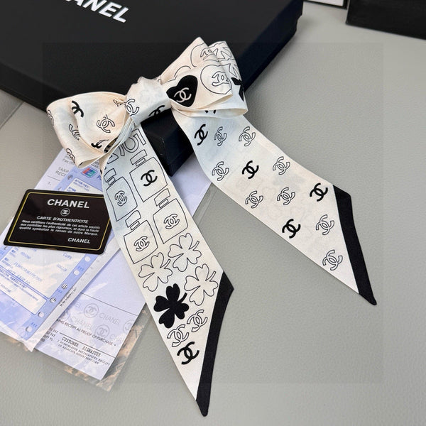 Mini Foulard Twilly CC 120cm Soie de Mûrier Blanche 968851