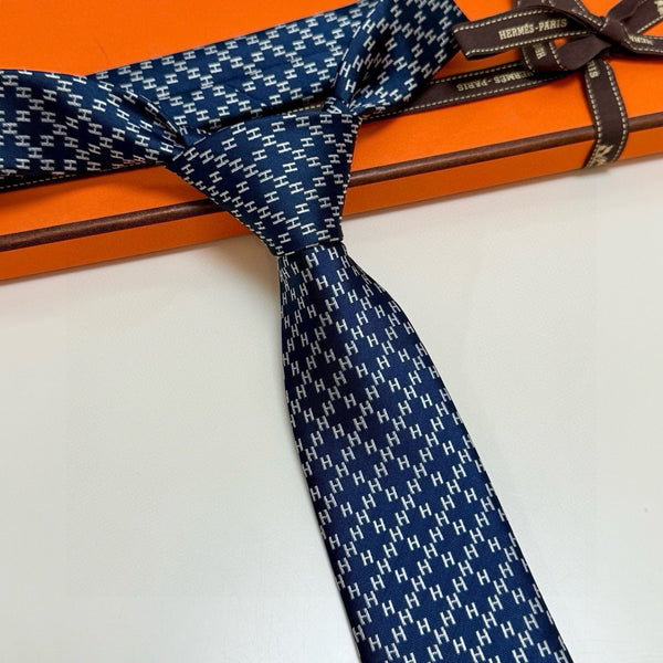 HM Subtle Logo Tie Dark Blue Twill Silk 212087