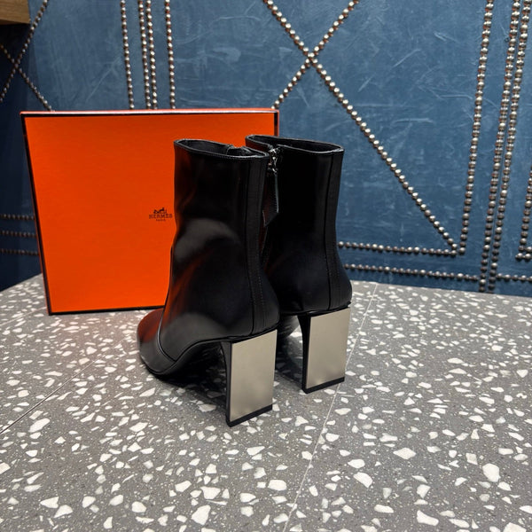 HM Lisa Ankle Boots 80mm Black Cowhide 531563