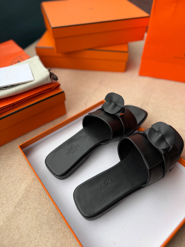 HM 0ran Sandals In Black Calfskin