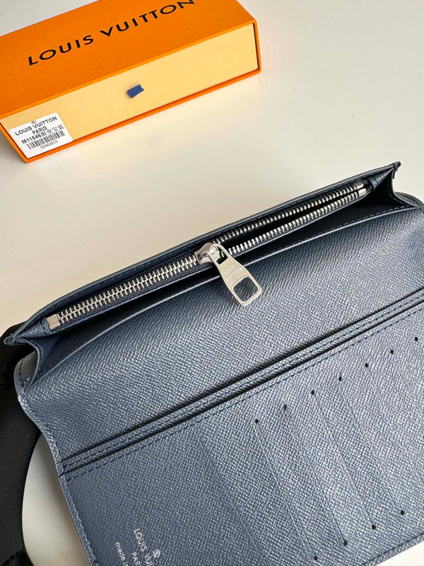 LV Brazza Monogram blu navy in tela sfumata 221312
