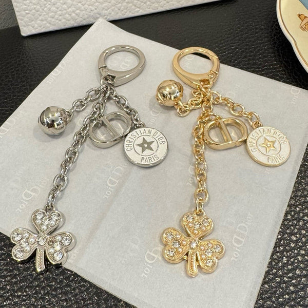 CD Clover-shaped Charm 353623