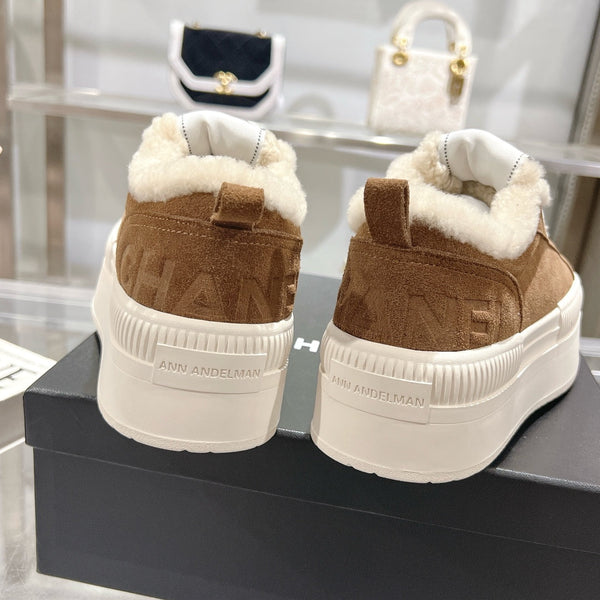CC Sneaker Honey Brown Suede With Wool Lining  944558