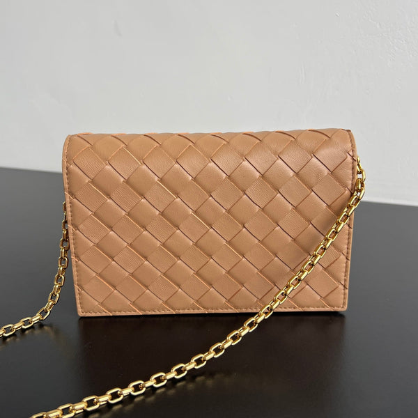 BV 26s Andiamo Pouch Beige Intrecciato Leather 291438