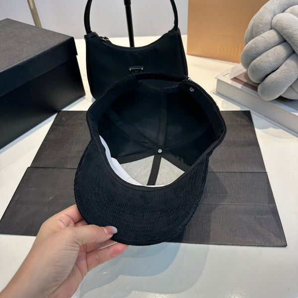 Cappellino Celin in tessuto di cotone nero 210412