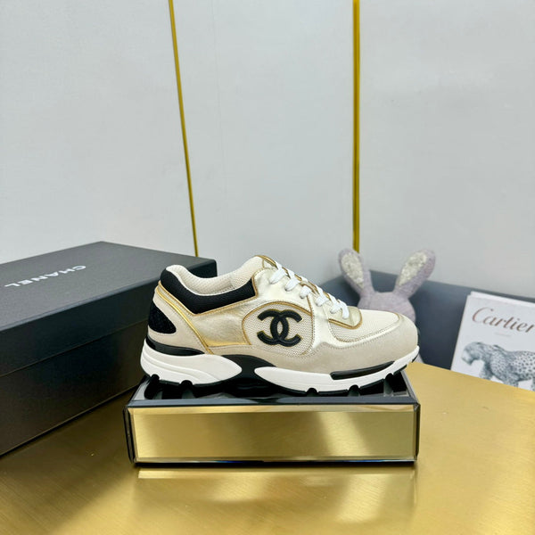 sneaker da donna cc in tweed di lana oro chiaro, vitello oro e vitello scamosciato beige 137569