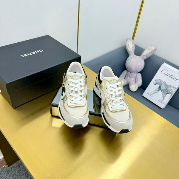 sneaker da donna cc in tweed di lana oro chiaro, vitello oro e vitello scamosciato beige 137569