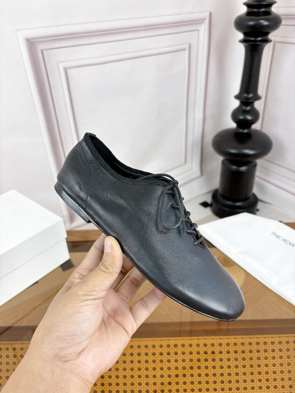 TR Deep Mouth Slip-on Loafers Black Leather 931970
