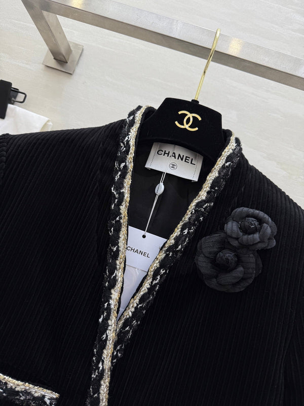 CC FW 25/26 Veste en velours côtelé Tweed noir et blanc 343352