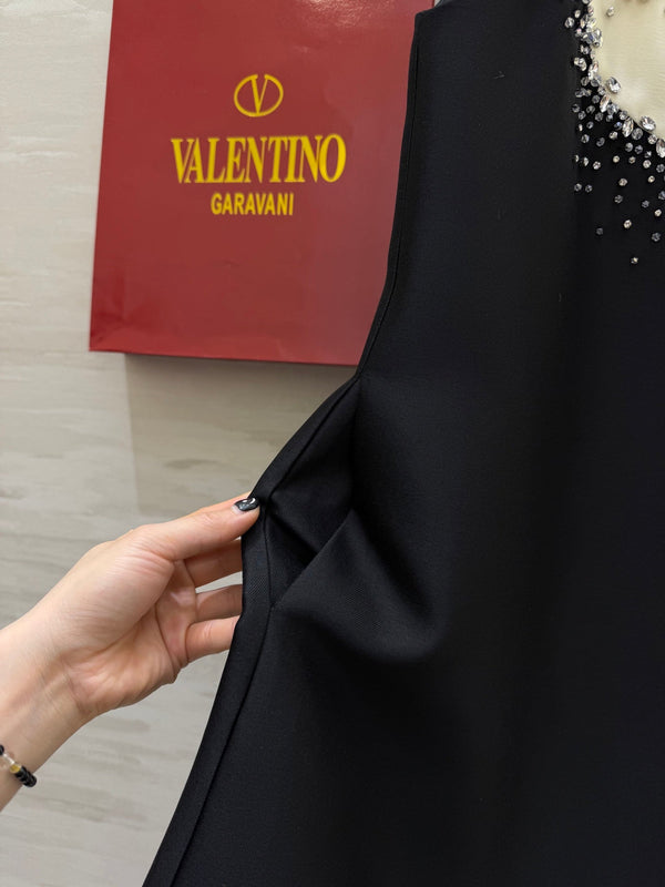 Valen 26s Robe noire en coton ornée de perles et de strass 344751