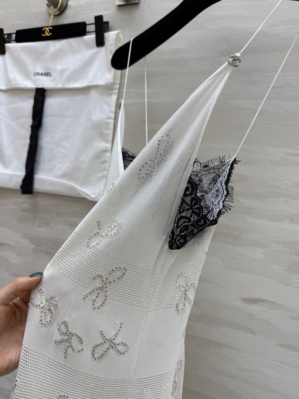 Robe en dentelle brodée jacquard avec nœud en strass CC, coton blanc 346488