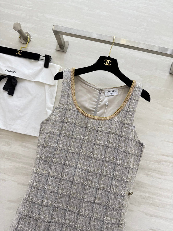 CC 26s Robe classique en tweed beige-gris 352291