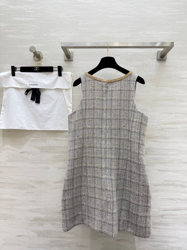 CC 26s Robe classique en tweed beige-gris 352291
