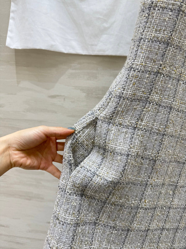 CC 26s Robe classique en tweed beige-gris 352291