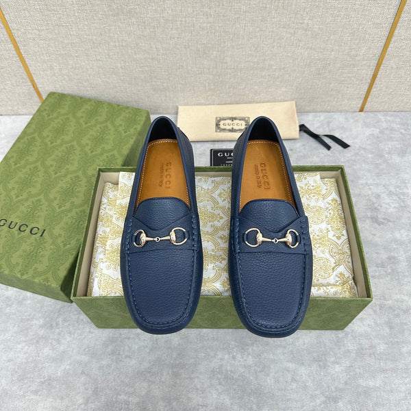 Mocassino da uomo GG in pelle di vacchetta blu 522539