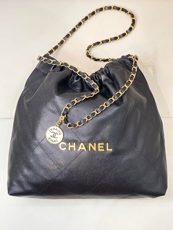 Borsa Hobo CC 22 42 cm in pelle di vitello martellata nera con finiture dorate